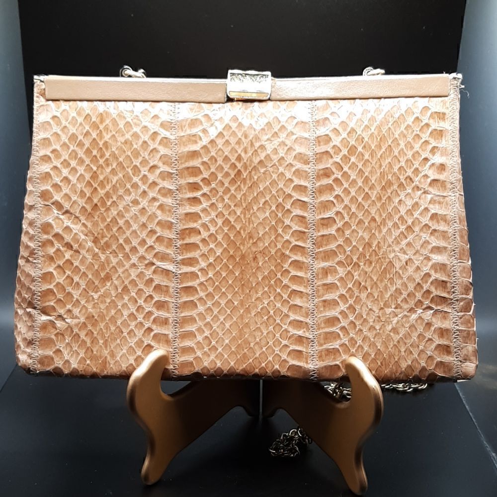 Vintage leather shoulder bag with gold chain